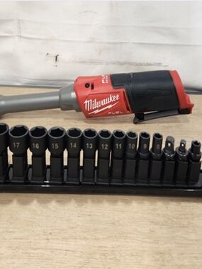 Milwaukee Red/Black M12 Extended Reach Insider Ratchet W/metric Sockets